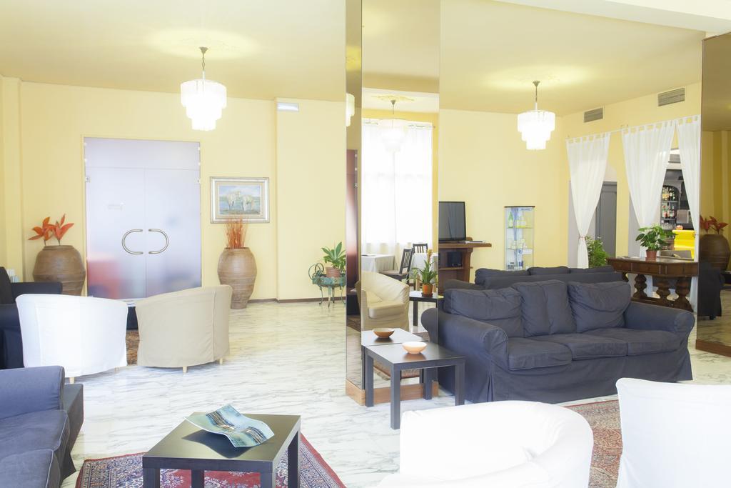 Hotel Roma Салсомаджоре Терме Екстериор снимка