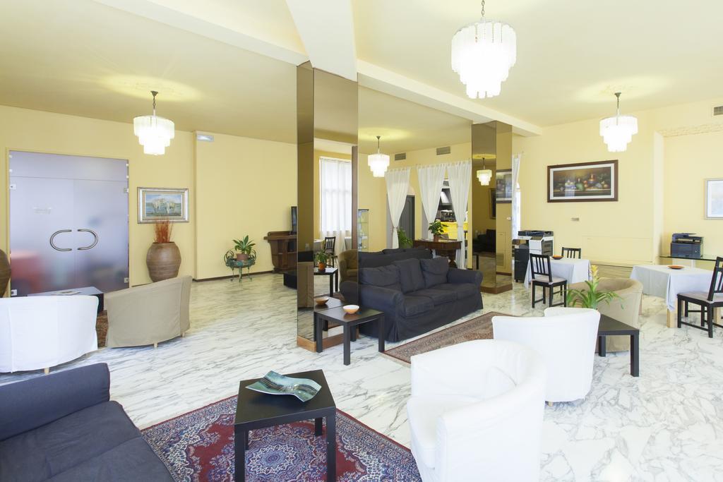Hotel Roma Салсомаджоре Терме Екстериор снимка